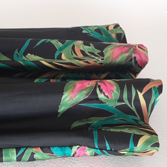 Womens Maxi Dress - Picture 3 of 4